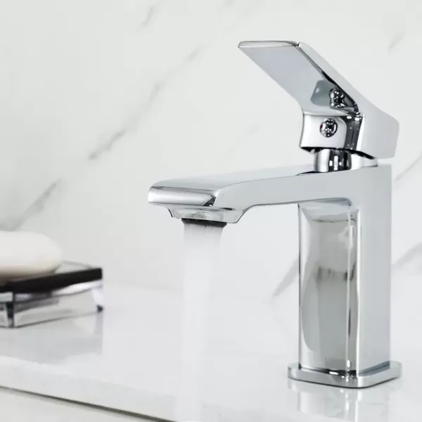 Змішувач для умивальника хром F1084