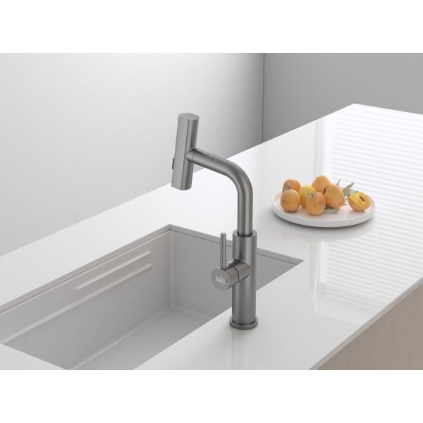 Смеситель на кухню водопад с выдвижной лейкой графит Nett LGr-35