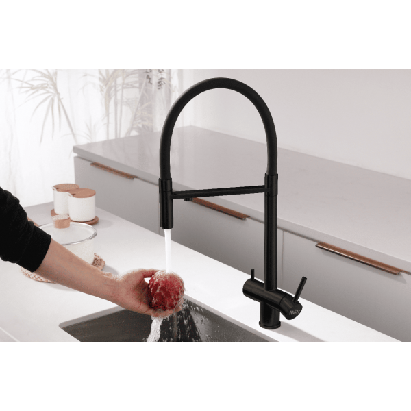 Чорний змішувач з підключенням до фільтрованої води нержавіючий Nett GFВ-56