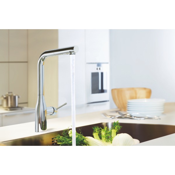 Смеситель для кухни с выдвижным изливом Grohe Essence New (30270000) Смеситель для кухни с выдвижным изливом Grohe Essence New (30270000)