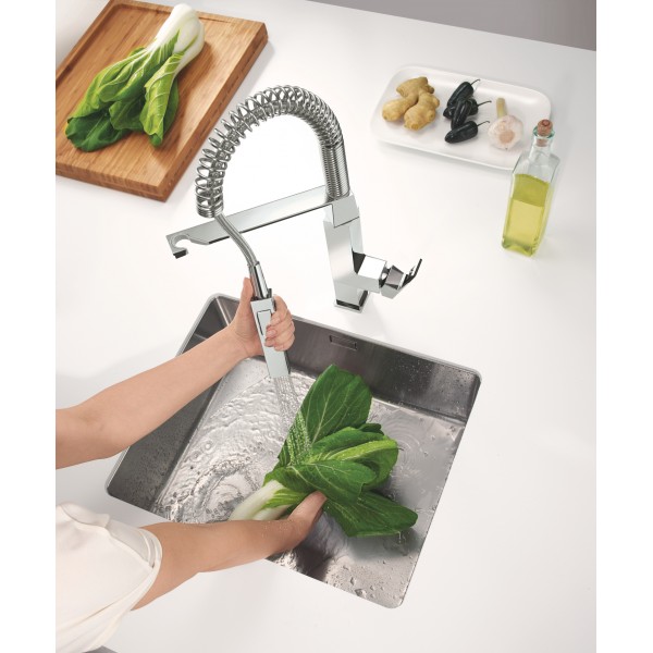 Змішувач для кухні з гнучким виливом Grohe Eurocube 31395000